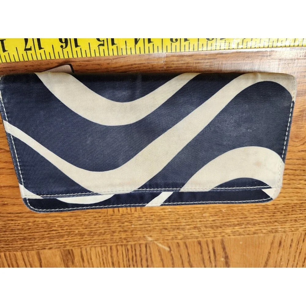 KATE SPADE BLACK WITH WHITE WAVES ZIP AROUND WALLET